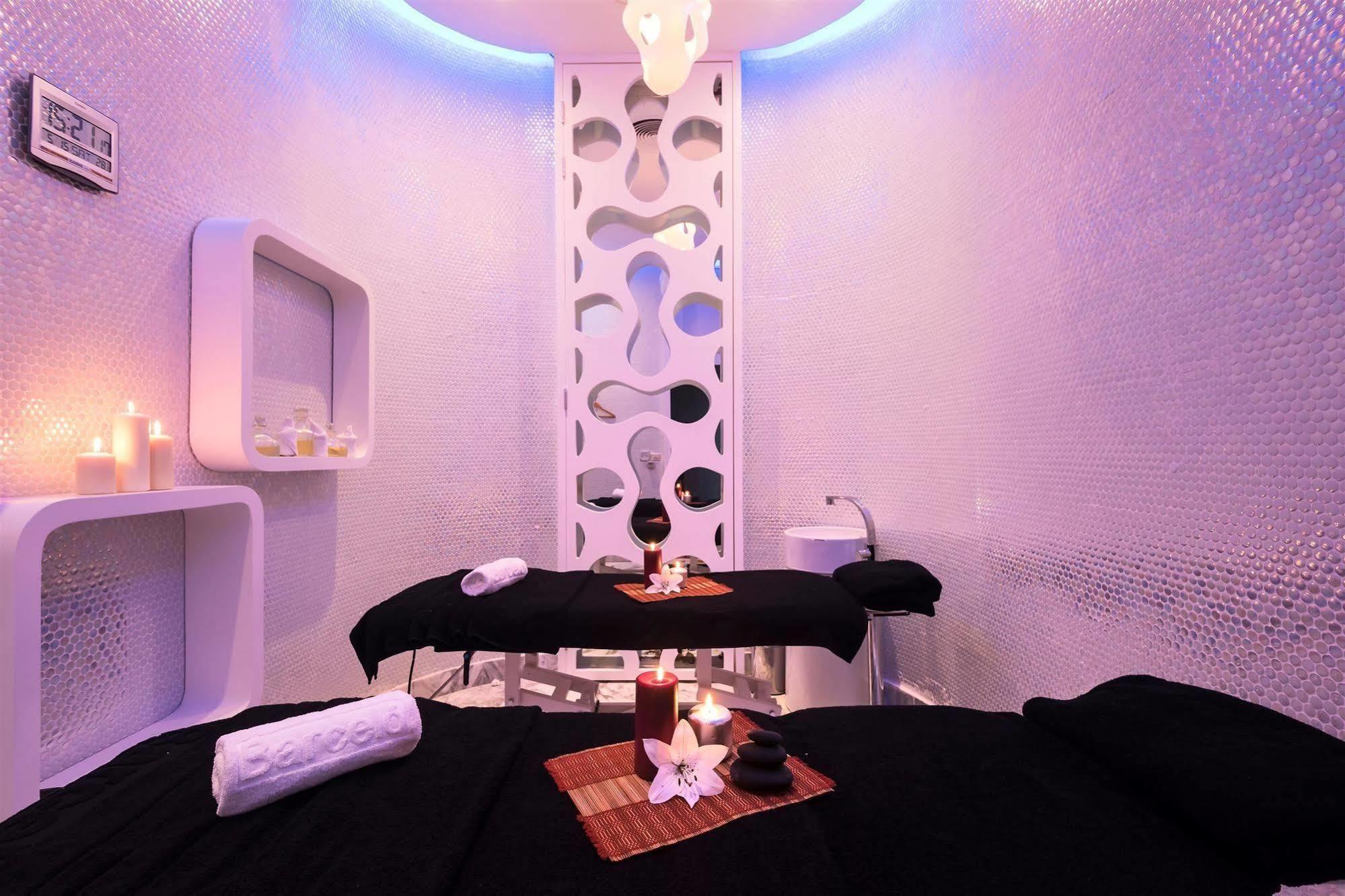 Курортний комплекс Barcelo Tiran