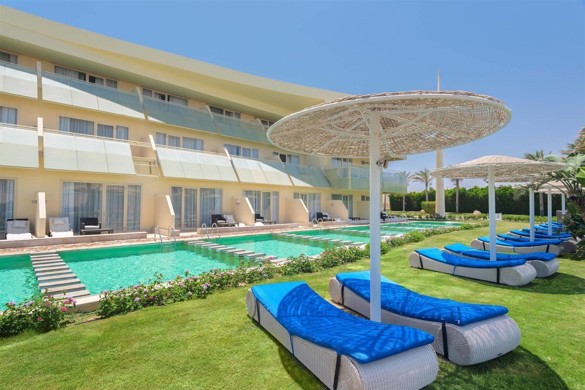 Курортний комплекс Barcelo Tiran
